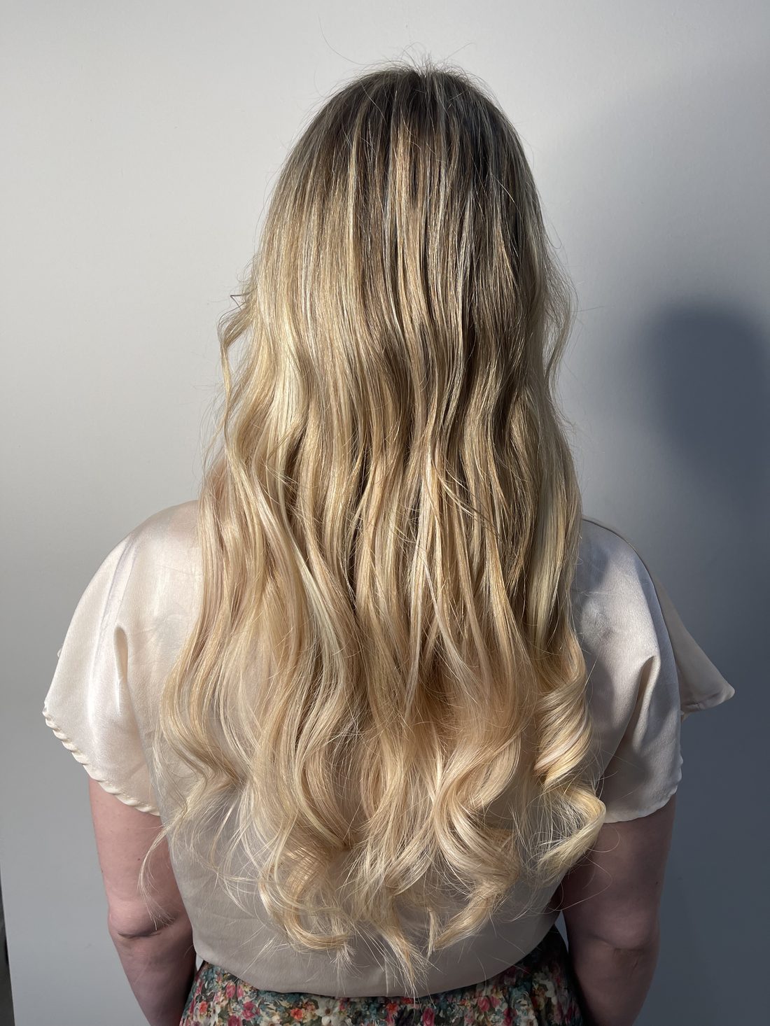 Extension bionde mosse morbide a ultrasuoni a freddo — Bergamo, CT Hair Extension